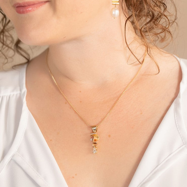 14K Gold & Diamond Ribbons Pendant
